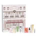 La caja y los productos del Calendario de Adviento Masqmai 2024