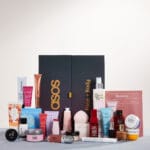 La caja y los productos del Calendario de adviento ASOS 2025