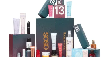 La caja y los productos del Calendario de adviento ASOS 2025