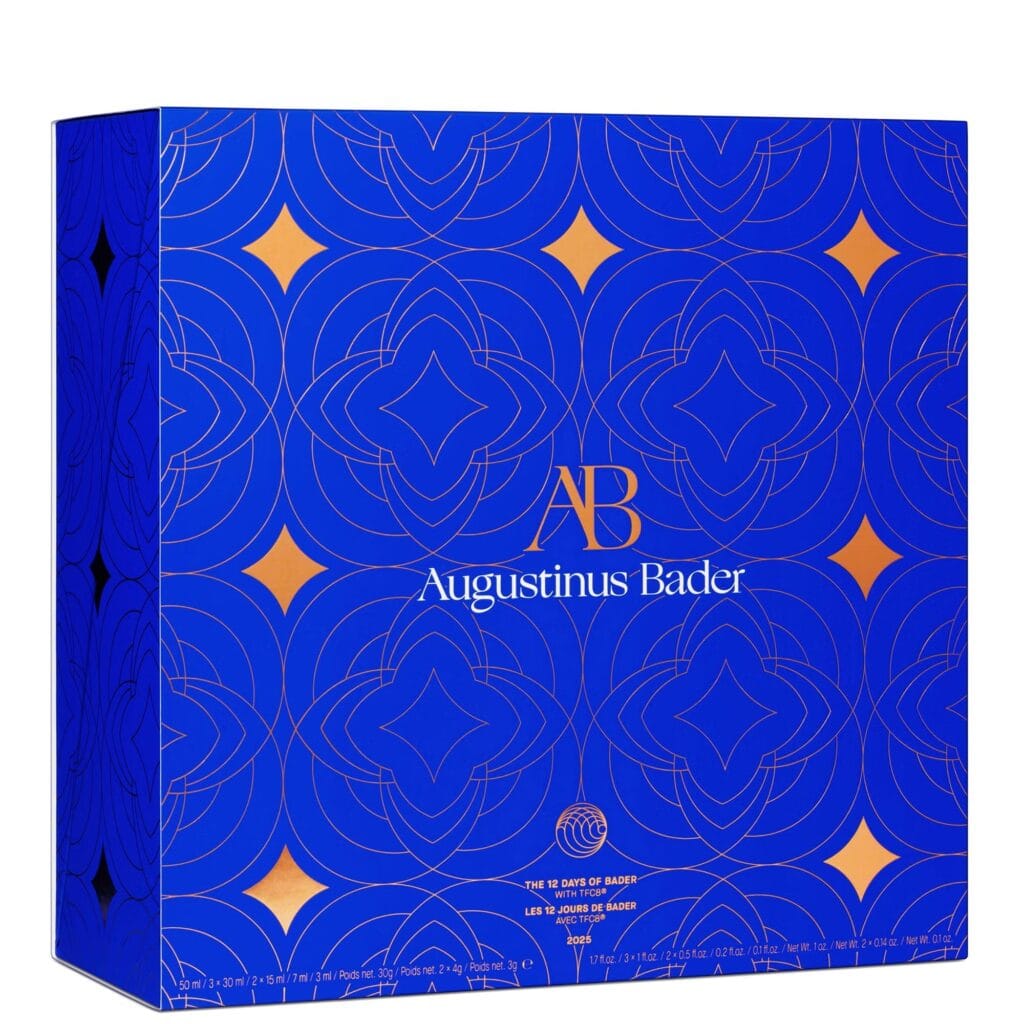 La caja azul y dorada del Calendario de adviento Augustinus Bader 2025