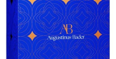 Calendario de adviento Augustinus Bader 2025, ya a la venta 23 La caja azul y dorada del Calendario de adviento Augustinus Bader 2025
