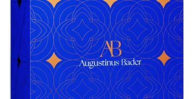 Calendario de adviento Augustinus Bader 2025, rebajado a 496 euros 16 La caja azul y dorada del Calendario de adviento Augustinus Bader 2025