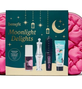 La bolsa rosa en la que se presenta el set de Benefit Moonlig Delights