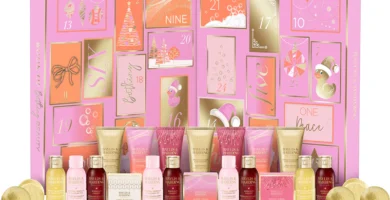 Calendario de adviento Baylis & Harding 2025, ya a la venta 2 La caja y los productos del Calendario de adviento Baylis & Harding 2025 "Book of 24 Bathing Beauty Treats"
