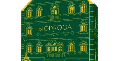 La caja en forma de casa del Calendario de adviento Biodroga 2025