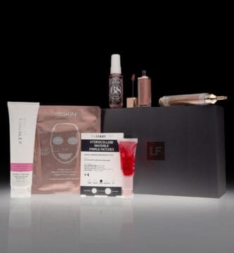 La caja y los productos de la edición especial Black Friday de Lookfantastic 2025