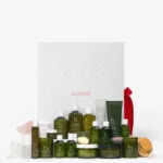 La caja y los productos del Calendario de adviento Bamford 2026