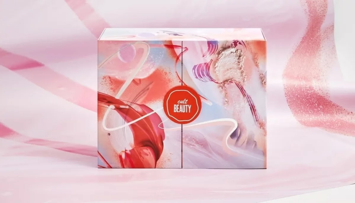 Calendario de Adviento Cult Beauty 2024 La caja de tonos rosa del Calendario de Adviento Cult Beauty 2024