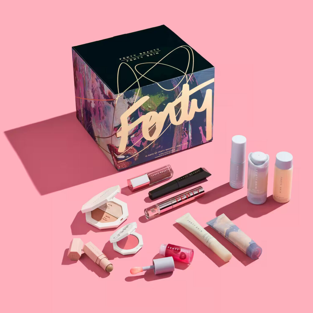 La caja y los productos del Calendario Adviento Fenty Beauty 2024