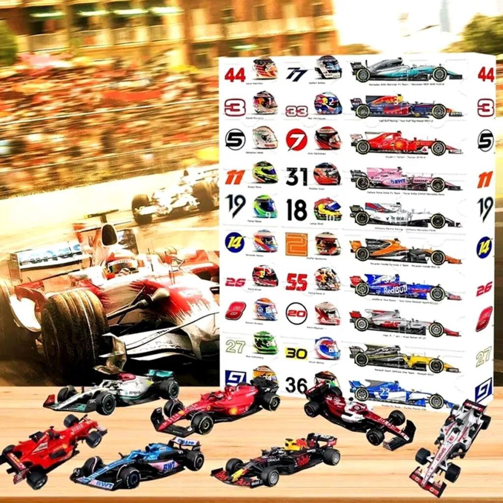 La caja de un calendario de adviento con coches de carreras de Fórmula 1