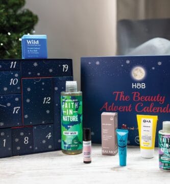 La caja y los productos del Calendario Adviento Holland & Barrett 2024