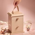 La caja en forma de farolillo del Calendario de adviento BioNike 2024