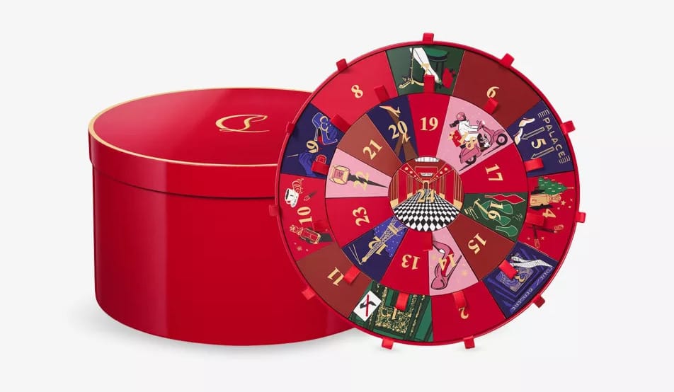 La caja circular roja del Calendario de adviento Christian Louboutin 2025
