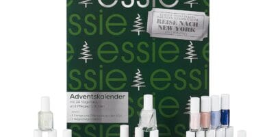 La caja y los productos del Calendario de adviento Essie 2025