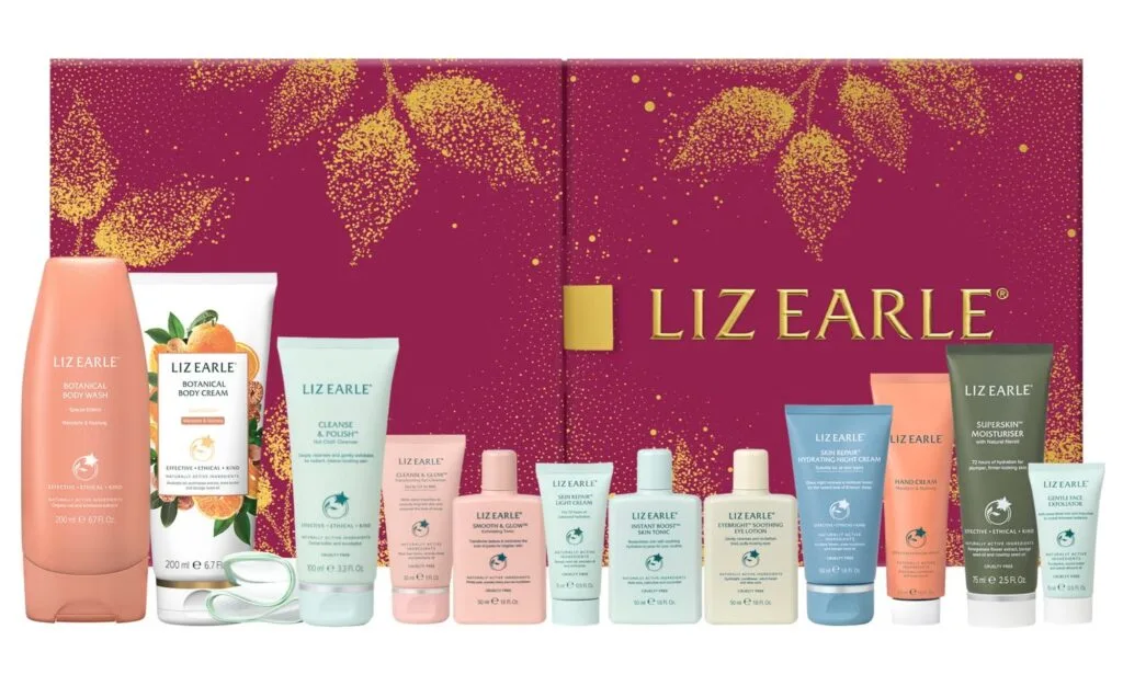 La caja y los productos del Calendario de adviento Liz Earle 2026