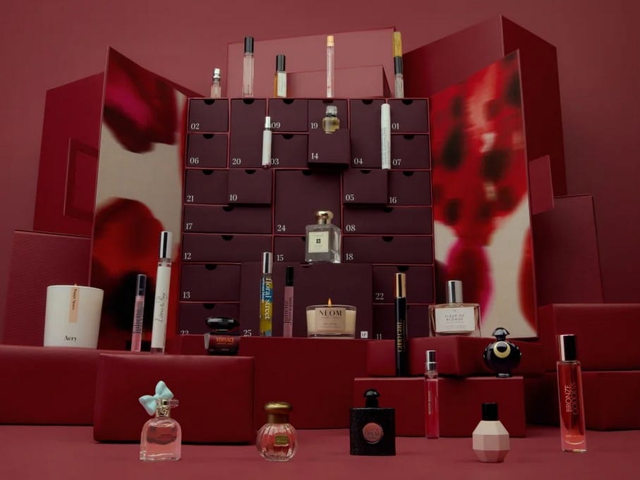 La caja y los perfumes del Calendario de adviento Lookfantastic 2025 de Fragancias