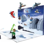 El escenario desplegable y algunas de las figuras del Calendario de Adviento Lego Star Wars 2024