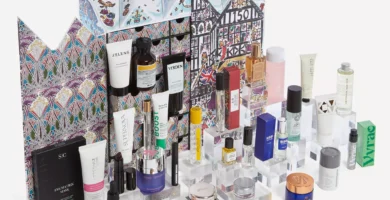 Calendario de Adviento Liberty Beauty 2025 4 Los 30 productos ante la caja del Calendario de Adviento Liberty Beauty 2025
