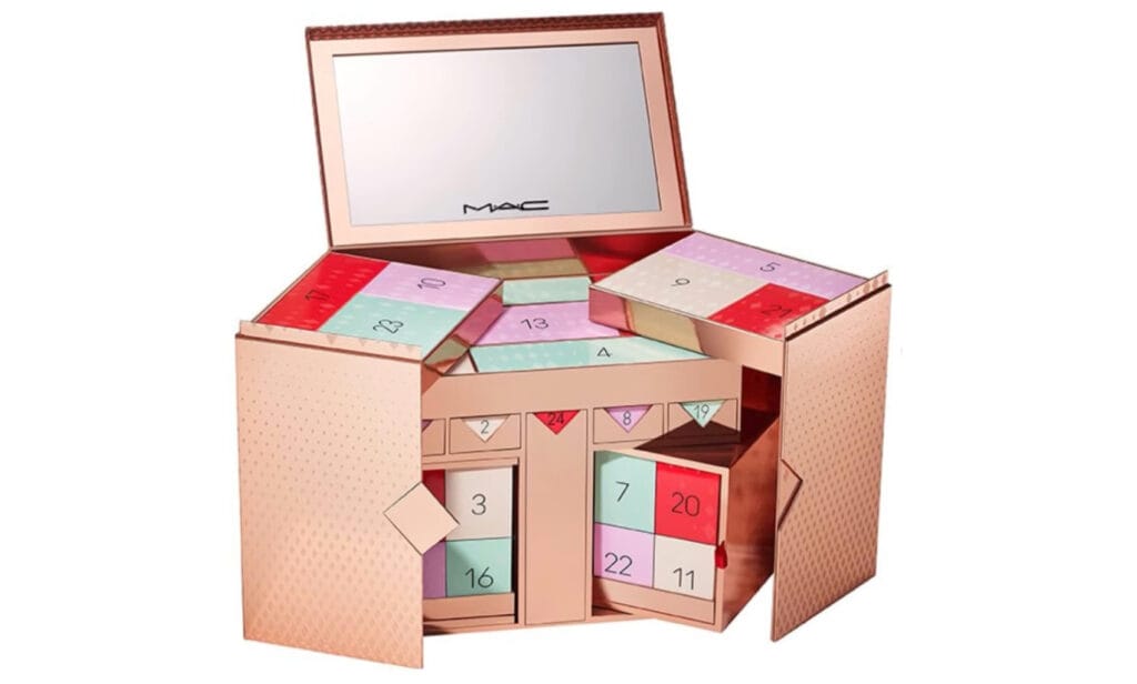 La caja del Calendario de Adviento MAC Cosmetics 2025