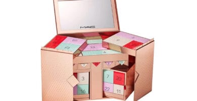 La caja del Calendario de Adviento MAC Cosmetics 2025
