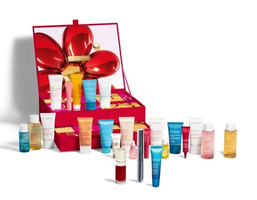 La caja y los productos del Calendario de adviento Clarins 2026 de 24 días