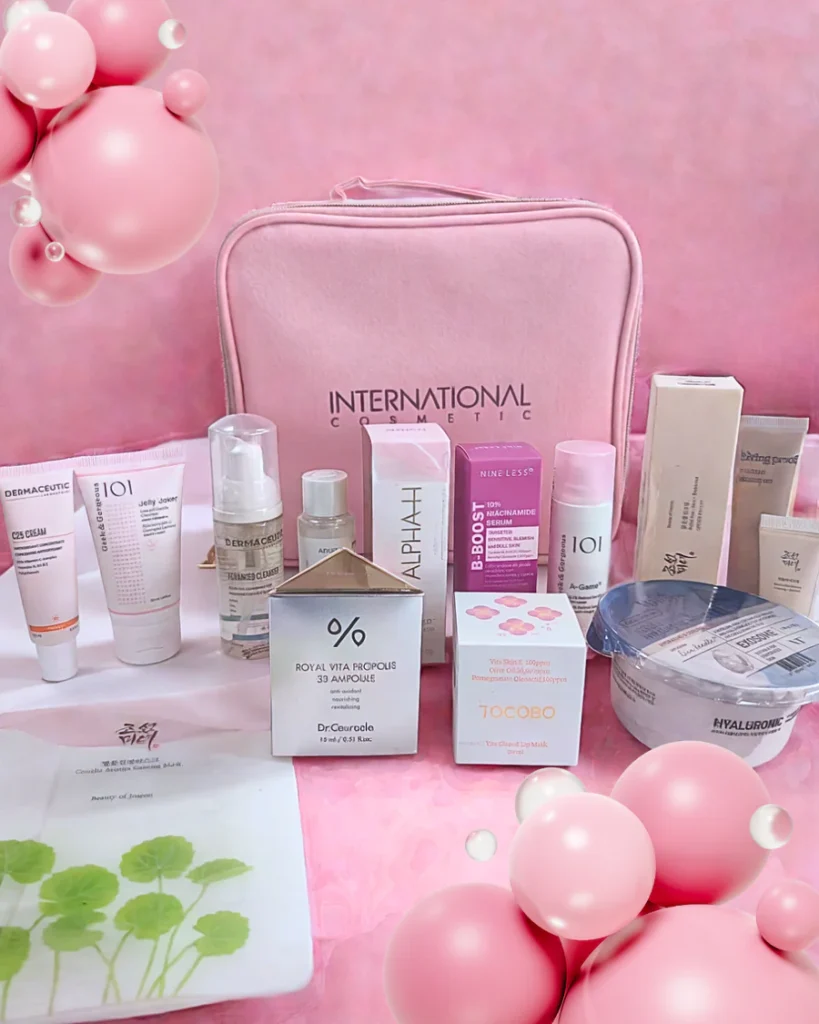 La bolsa y los productos del Calendario de Adviento International Cosmetic 2024