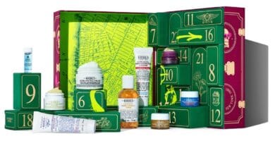 La caja abierta y algunos de los productos del Calendario de adviento Kiehl's 2025