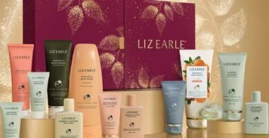 La caja y los productos del Calendario de adviento Liz Earle 2026