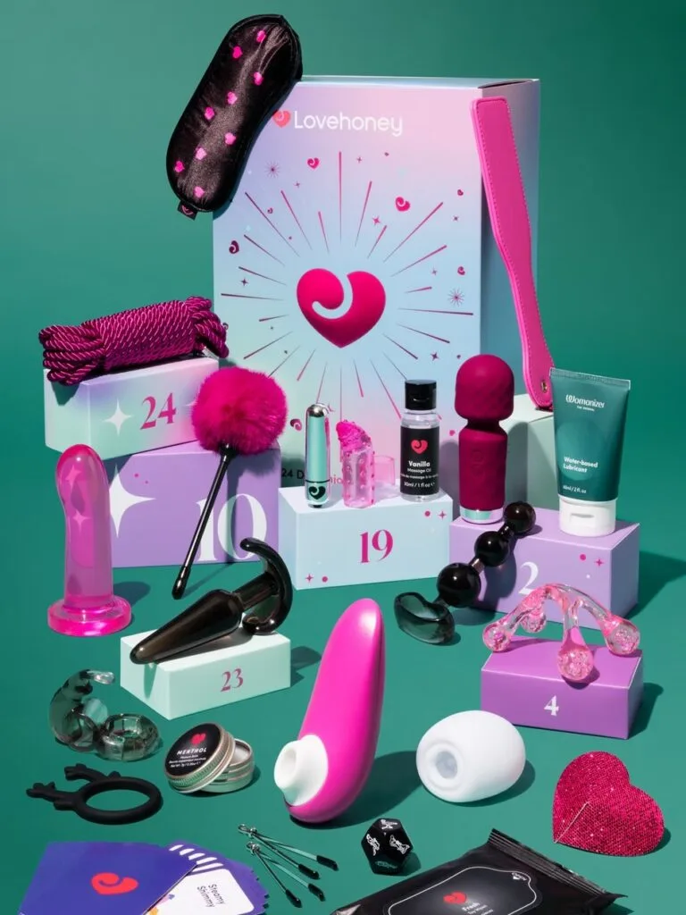 La caja y los productos del Calendario de adviento Lovehoney Enjoy 2026 (24 días)