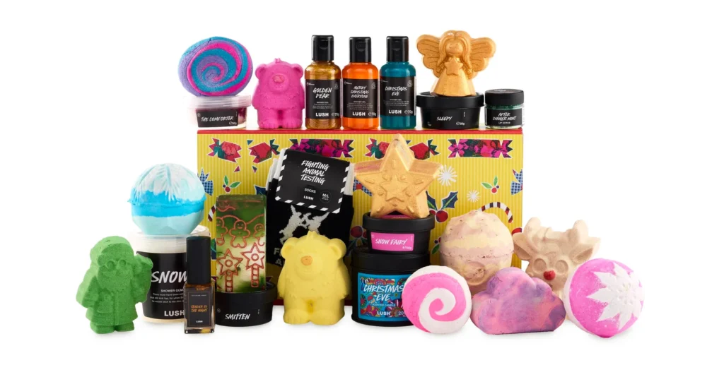La caja y los productos del Calendario de adviento Lush Refill 2025