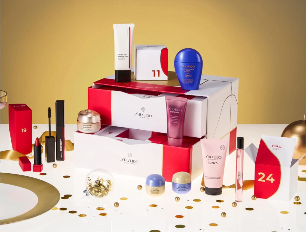 La caja y los productos del Calendario de adviento Shiseido 2025