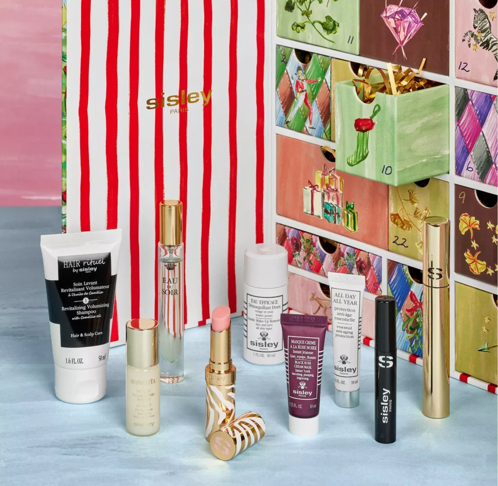 La caja y algunos productos del Calendario de adviento Sisley 2025