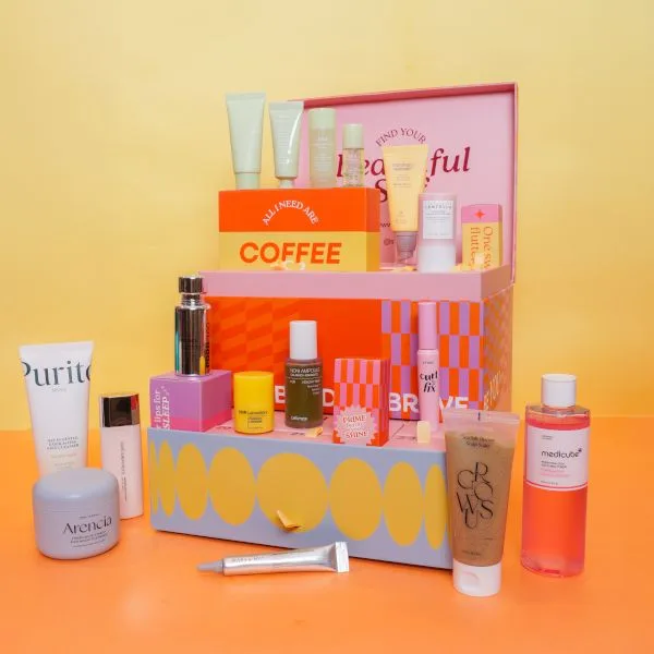 La caja y los productos del Calendario de adviento Stylevana 2025