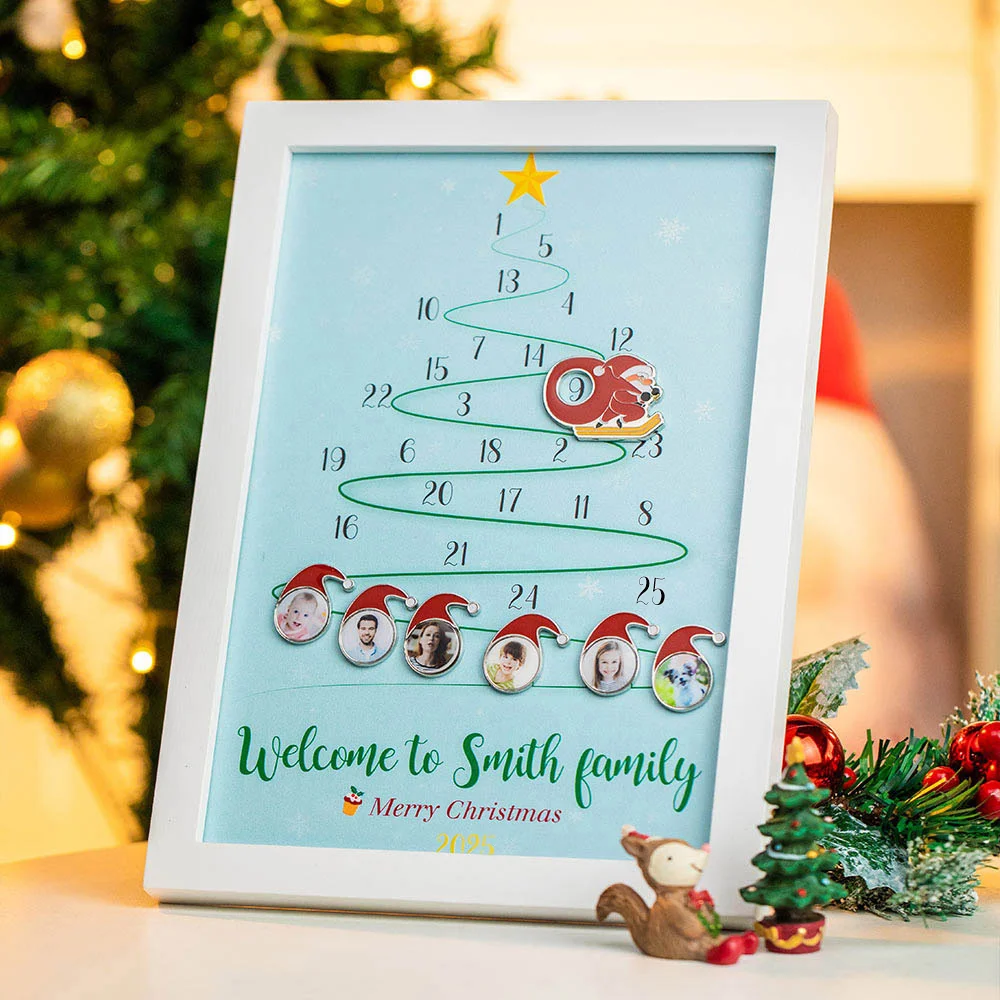 Un calendario de adviento personalizado Callie con las fotos de una familia