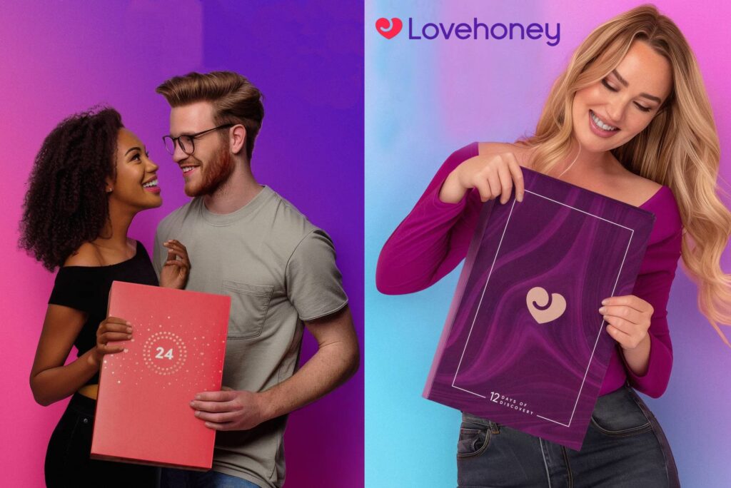 Una pareja y una joven con los dos Calendarios de Adviento Lovehoney 2024