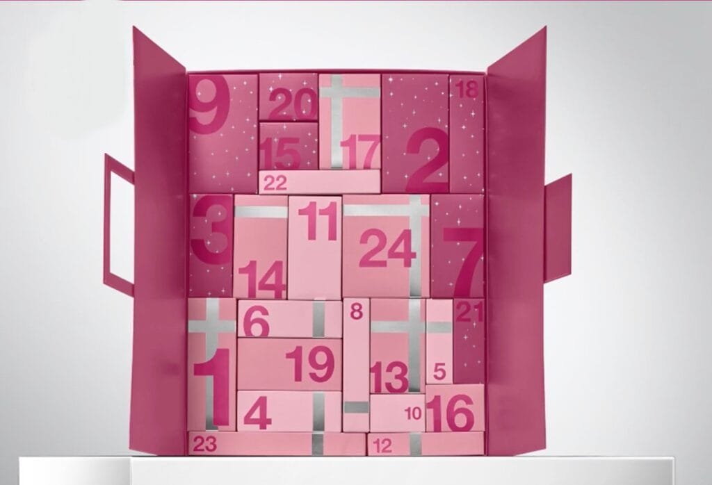 La caja abierta del Calendario de adviento Clinique 2026
