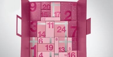 La caja abierta del Calendario de adviento Clinique 2026