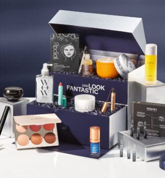 La caja y los productos del Cofre de Belleza Lookfantastic 2024