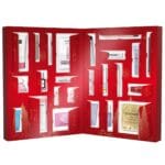 El interior del Calendario Douglas Multimarca 2024 con las ventanas semiabiertas dejando ver los productos