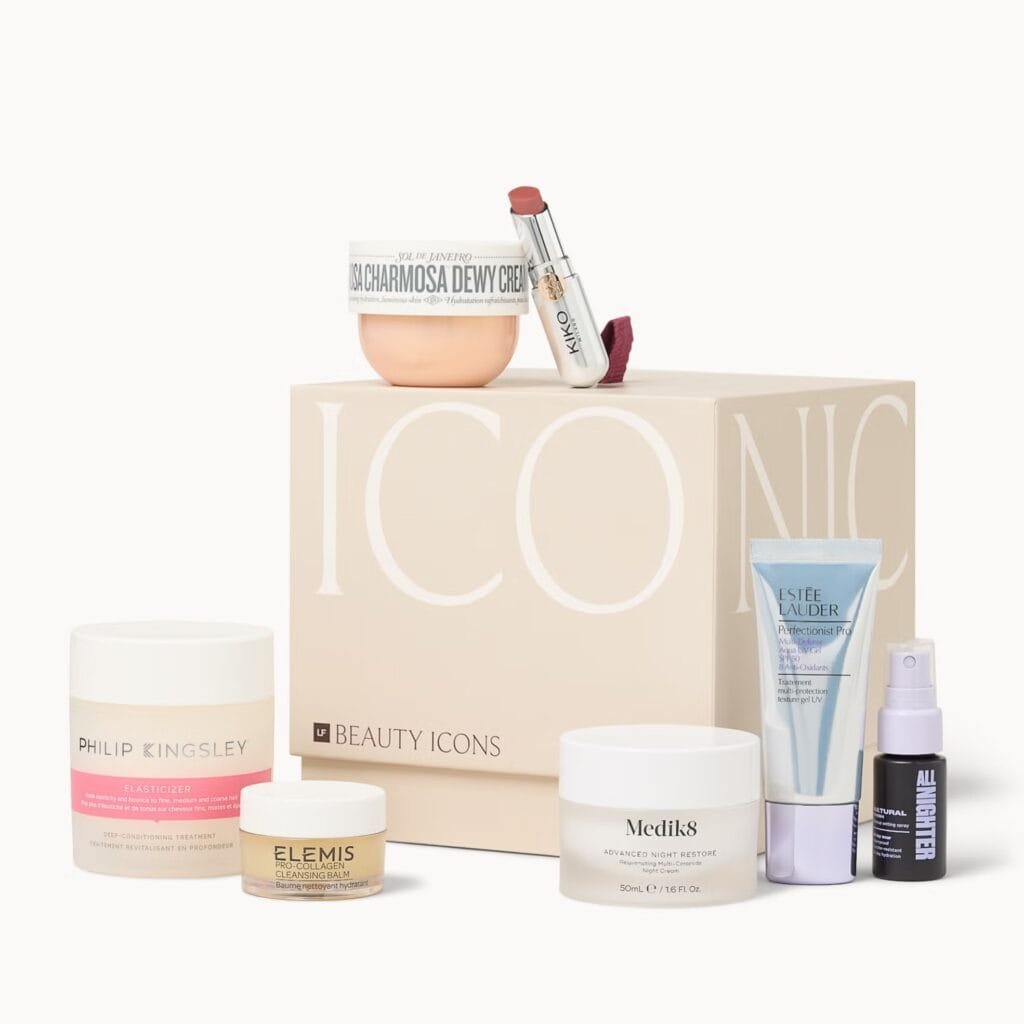 Edición de Belleza Icónica de Lookfantastic con siete productos de Medik8, Estée Lauder, Elemis, Urban Decay, Philip Kingsley, Sol de Janeiro y KIKO Milano.