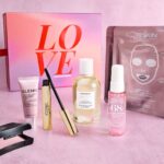 La caja de la Edición de Belleza San Valentín de Lookfantastic 2025 con los seis productos que incluye