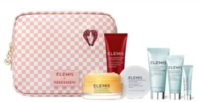 El neceser y los seis productos del set Elemis x Shrimps Travel Icons