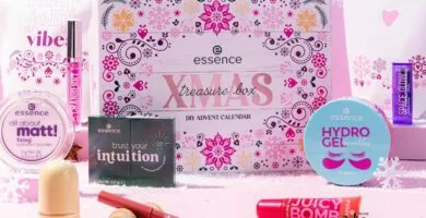 La caja y los productos del Calendario de adviento Essence DIY 2025