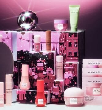 La caja y los productos del Calendario de adviento Glow Recipe 2026