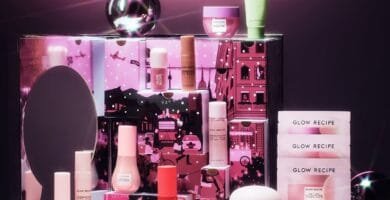 La caja y los productos del Calendario de adviento Glow Recipe 2026