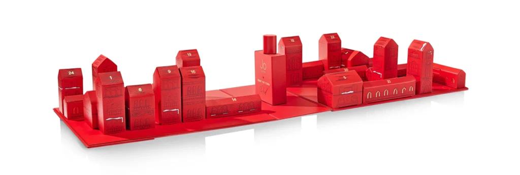 Las cajitas individuales en forma de casas y edificios del Calendario de adviento Jo Loves 2025