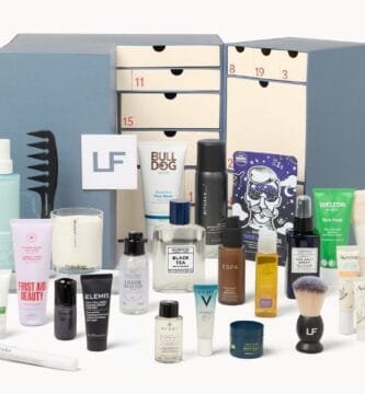 La caja y los productos del Calendario de adviento Lookfantastic 2026 para hombres