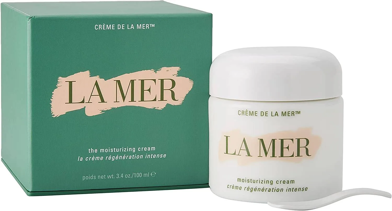 Una caja y el bote de la Crème de La Mer, incluida en el Calendario de Adviento La Mer 2024