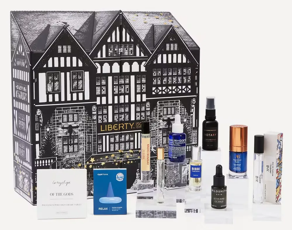 La caja y algunos de los productos del Calendario de adviento Liberty Men 2025