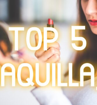 Una joven se dispone a pintarse los labios, con la leyenda sobreimpresionada "TOP 5 MAQUILLAJE"